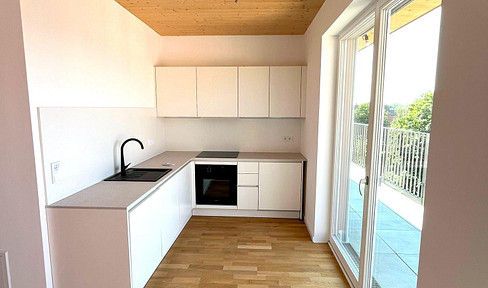New building! Move in immediately! 2-room apartment above the rooftops of Berlin!