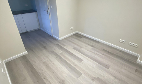 NEW studio apartment in Frankfurt Rödelheim with kitchen on the ground floor