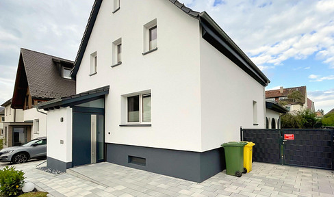 Location, location, location: Core-renovated townhouse with approx. 171 m² living space, garden & garage (energy class B)