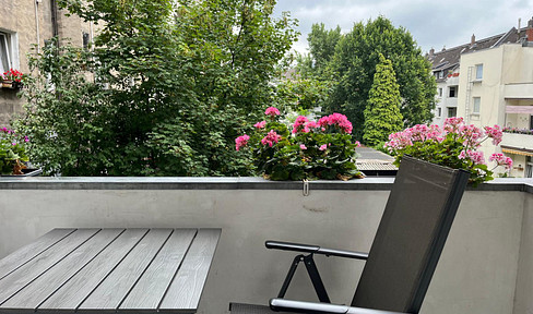 Spacious 2-room apartment with balcony in Düsseldorf-Derendorf diagonally opposite the new university