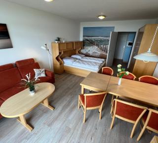Vacation apartment with sea view