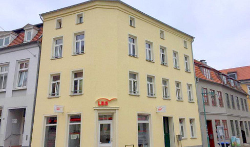 Well-kept residential and commercial building in the center of Güstrow