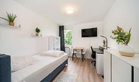 Starting March 29th, fully furnished. Move-in with just your suitcase. Includes internet. Located right next to RWTH/University.