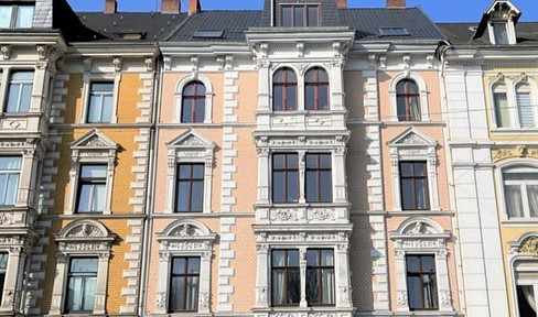 Spacious 4-room apartment with ideal transport connections