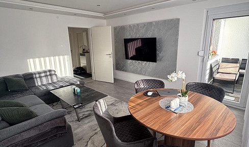 "Luxus trifft Design - kernsanierte 2,5 -Zimmer-Wohnung mit Vollausstattung"