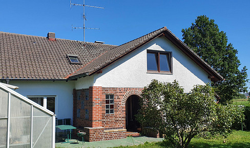 Zweifamilienhaus in traumhafter, ruhiger Ortrandlage mit Südgarten