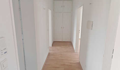Partly renovated bright 3-room apartment with balcony