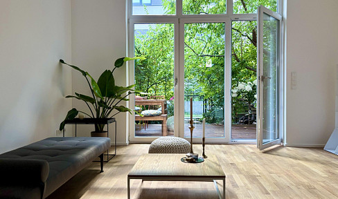 Architect-Designed Townhouse Berlin-Mitte - Garden, Fireplace, Garage, Premium Kitchen