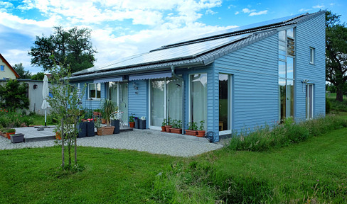 Future-oriented architect's house - living and working on Lake Constance