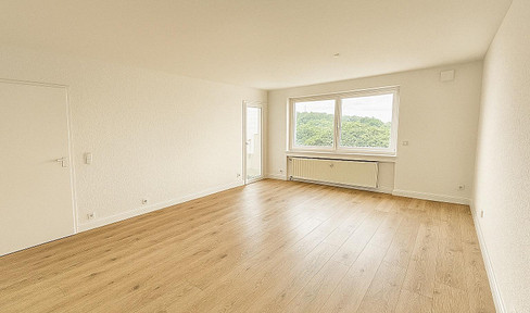 Bright 2-room apartment with loggia and green view - barrier-free and quiet