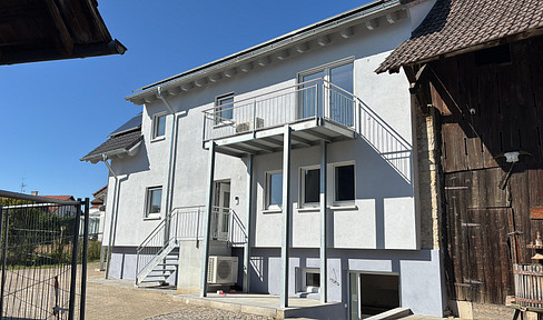 Exceptional 2-room "maisonette/soutterain" apartment in a newly renovated KfW 55 house