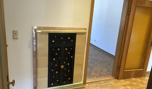 Neuwertige Wohnung mit 4 Zimmern, Vollbad, EBK, Echtholzpakett und Traumterrasse in Freiberg