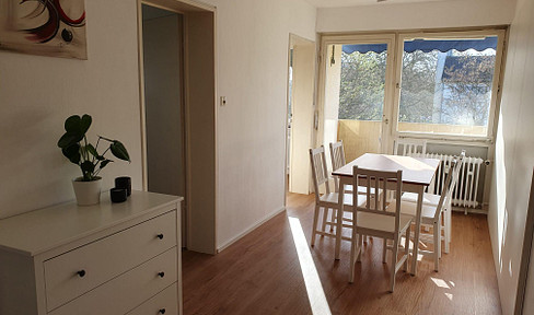 Bright 4-room apartment - suitable for shared flat, near train station