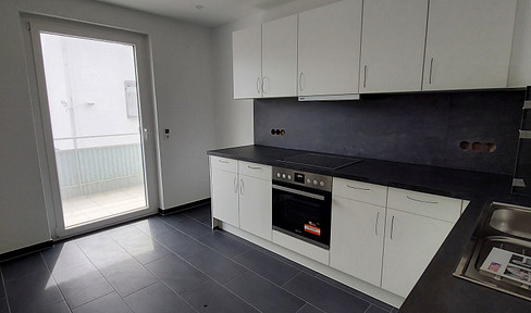 come HOME feel good - 3 rooms, EBK, bathroom with shower, balcony