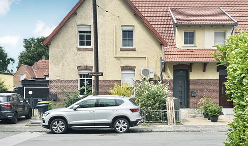Well-kept semi-detached house with garden and terrace in Duisburg-Neumühl