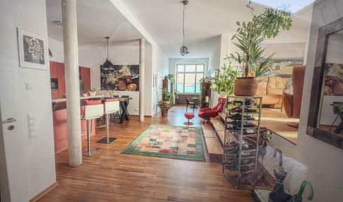 River and flair - charming. historic. at home.
