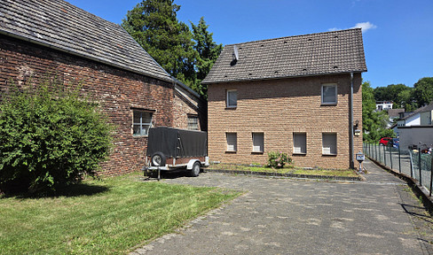 House with charm and potential incl. small building plot in Bergisch Gladbach
