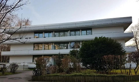 **PROVISIONFREI** 5.5 Dach Zimmer WG + 2 Kellern + 1 Tiefgarage