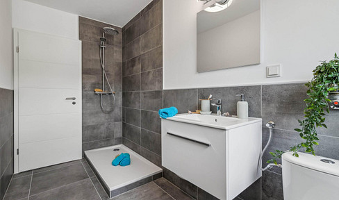 Ready-to-occupy, bright apartment in a good location - commission-free from the owner