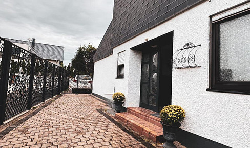 Modernized detached house with large garden in a quiet location in Weilerbach