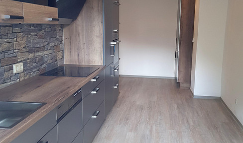 First occupancy after renovation, exclusive apartment with balcony and new fitted kitchen in City/Wißstraße