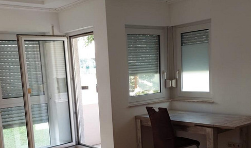 Helle 2 Zimmer Wohnung teil möbliert, renoviert, 53qm, Gießen Nähe Uniklinikum (WG möglich)