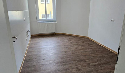 2- und 2,5 Zimmer-Wohnung in Halberstädter Straße – saniert mit Balkon und modernem Bad!