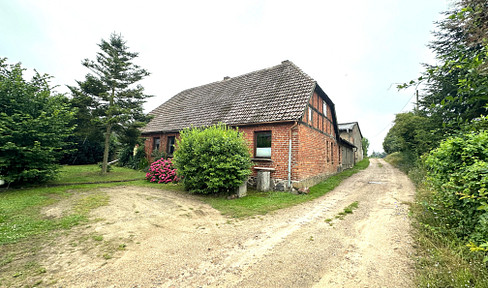 Historic house with unique flair in an idyllic location on Lake Kummerow