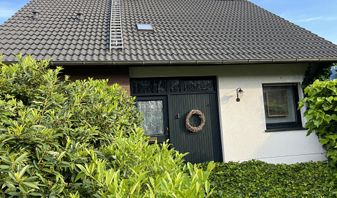 Kamp-Lintfort - a charming detached house with a small enchanted garden