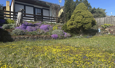 Tiny Bungalow im Südharz Hanglage  mit idyllischem Naturgarten