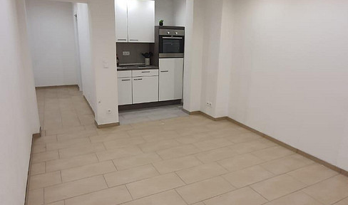 Single apartment with fitted kitchen