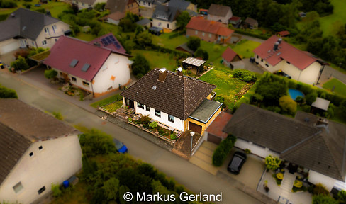 Fantastic distant views guaranteed - detached house with granny apartment and PV system