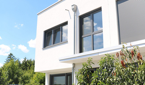 Exclusive semi-detached house - 5.5 rooms with high-quality fittings - Welcome home!