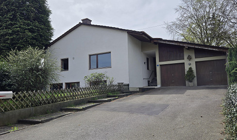 Detached single-family house with granny apartment