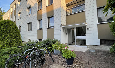 Refurbished 3 room apartment with balcony, fitted kitchen & garage in Anderten