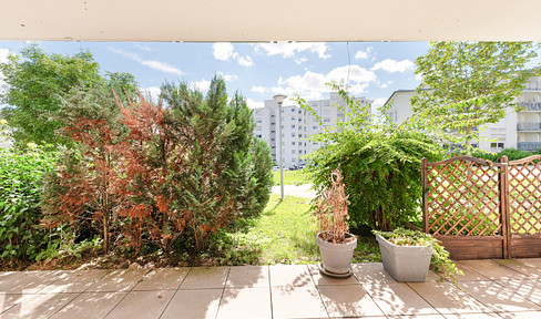 2-floor apartment with 2 underground parking spaces, fitted kitchen, 2 bathrooms, balcony, terrace and solarium