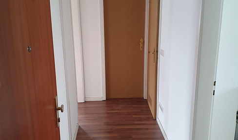 Bright 3-room apartment with balcony and EBK in Mühlacker