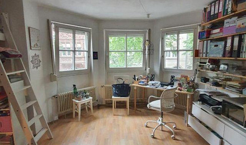 Sehr schöne, helle 1 Zi-Wohnung mit Einbauküche und Autoabstellplatz in Köln - Neustadt/Süd