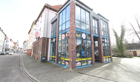 Outstanding store with plenty of daylight