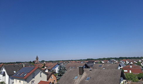 Cozy 3.5-room apartment above the rooftops of Ötigheim (with elevator and underground parking space)