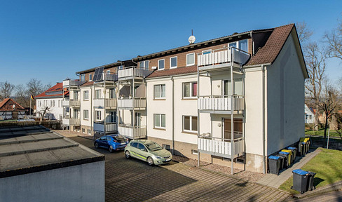 Charmante Dachgeschosswohnung mit Einbauküche – sofort verfügbar!