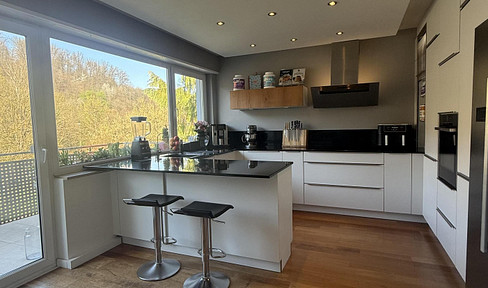 Sanierte Traumwohnung in Waldrandlage, Balkon, Garten, Garage