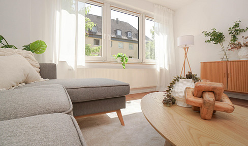 IMMEDIATELY AVAILABLE: Beautiful 3 room apartment near Holzhafen