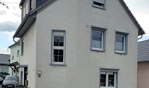 Sehr gepflegtes, saniertes Einfamilienhaus in Heimbach-Weiß