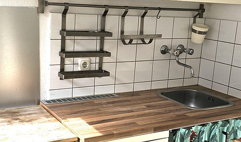 Bright, quiet 1-room apartment with small kitchen and close proximity to Kaiserpark!