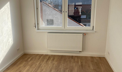 First occupancy 2-room apartment with balcony after renovation