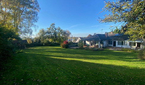 Detached corner bungalow on a large, ingrown plot in 89293 Kellmünz an der Iller