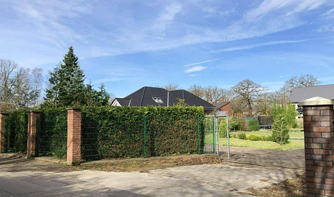 Building plot next to existing property with a wide range of development options