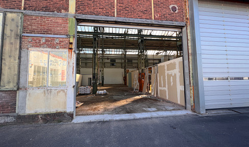 Hall or storage space with office unit LEVERKUSEN-MANFORT