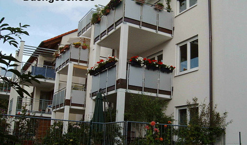 Sunny 4-room apartment with large balcony - great view of the gardens